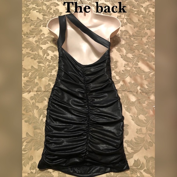 Little black pleather dress - Picture 5 of 8